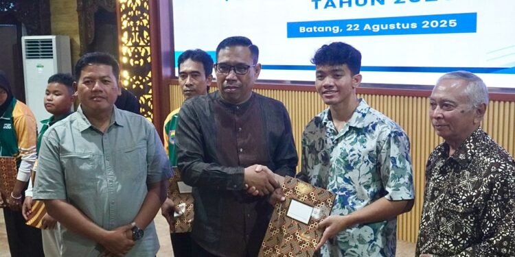 Pemkab Batang Berikan Apresiasi Kepada Sang Juara Panjat Tebing Dunia