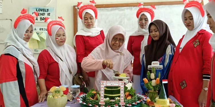 Belasan Ragam Tumpeng Estetik Meriahkan HUT Ke-31 ESTU