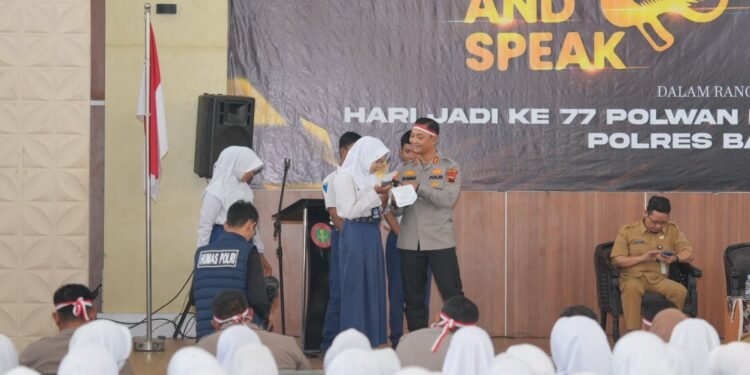 Momen HUT Polwan, Kapolres Batang Ajak Siswa SMP Jadi Garda Terdepan Perlindungan Anak