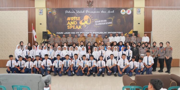 Momen HUT Polwan, Kapolres Batang Ajak Siswa SMP Jadi Garda Terdepan Perlindungan Anak