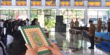 Serahkan 109 SK, Bupati Batang Ingatkan Jangan Ada Fenomena Talak Cerai Setelah Diangkat