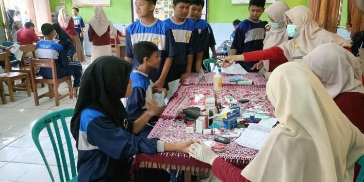Pastikan Terhindar dari PTM, Pukesmas Cek Kesehatan Pelajar