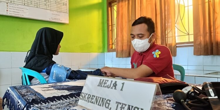 Pastikan Terhindar dari PTM, Pukesmas Cek Kesehatan Pelajar