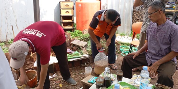 YBPI Kab. Batang Gelar Pelatihan Pembuatan Pupuk Organik dengan Konsep GERDULIRUTA
