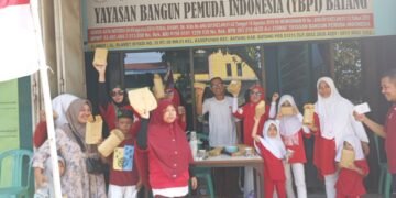Meriahkan HUT RI ke-80, YBPI Gelar Senam Sehat Merah Putih dan Ajak Tuna Wisma Ikut Berbahagia