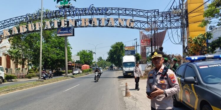 Pastikan Situasi Kondusif, Personel Gabungan Sisir Wilayah Perbatasan