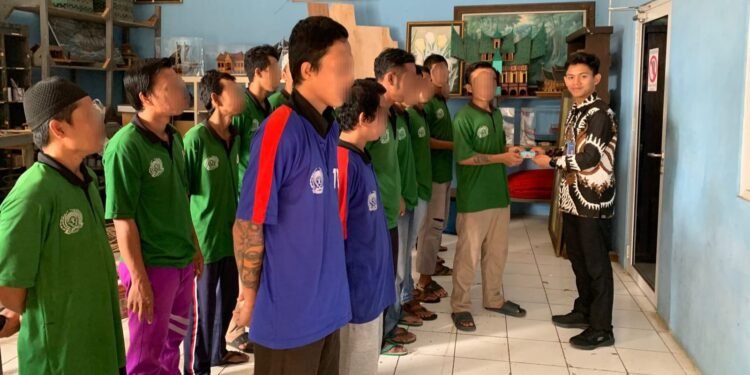 Bagikan Premi, Lapas Batang Optimalkan Layanan Nontunai WBP
