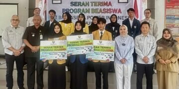 BPI Serahkan Beasiswa untuk 3 Siswa Berprestasi di Batang