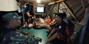 Tingkatkan Siskamling, Danramil didampingi Babinsa dan Ormas Kontrol Ronda Malam di Desa Wuni Subah