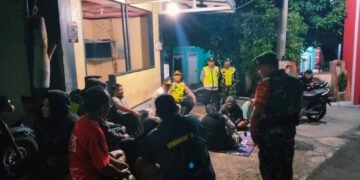 Koramil 03/Gringsing Bersama Ormas dan Linmas Gelar Patroli Siskampling
