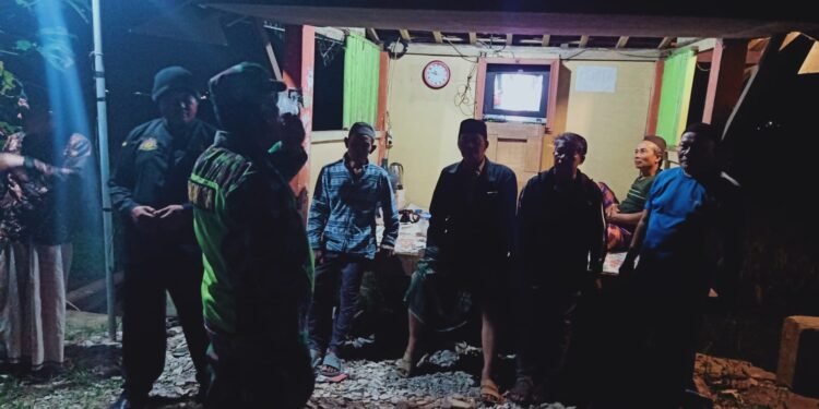 Koramil 03/Gringsing Bersama Ormas dan Linmas Gelar Patroli Siskampling