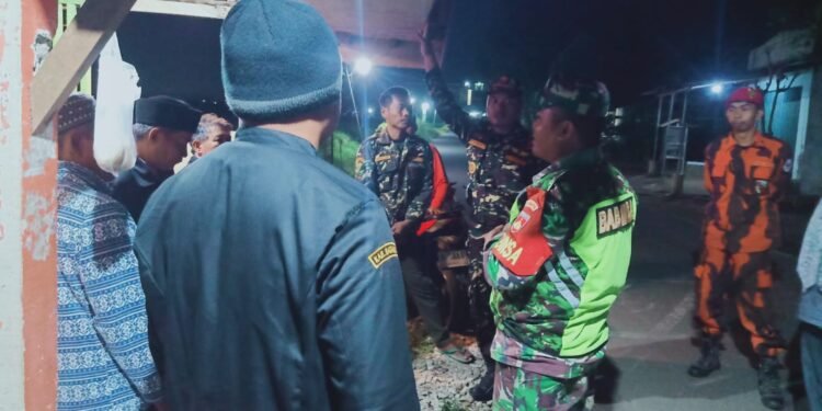 Koramil 03/Gringsing Bersama Ormas dan Linmas Gelar Patroli Siskampling