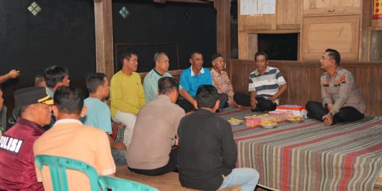 Sinergitas TNI, Polri, dan Masyarakat Kunci Keberhasilan Siskamling di Batang