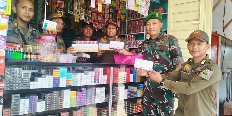 Satpol PP Batang Sita 3.100 Rokok Ilegal di Kecamatan Bandar