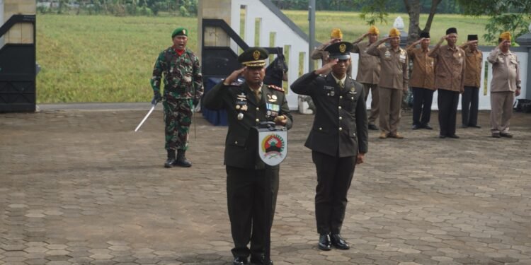 Dandim 0736/Batang Pimpin Upacara Ziarah Nasional dalam Rangka HUT ke-80 TNI