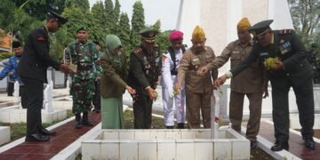 Dandim 0736/Batang Pimpin Upacara Ziarah Nasional dalam Rangka HUT ke-80 TNI