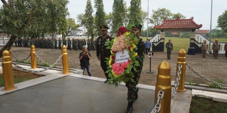 Dandim 0736/Batang Pimpin Upacara Ziarah Nasional dalam Rangka HUT ke-80 TNI
