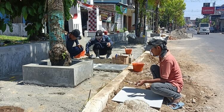 Tata Pedestrian, DPUPR Batang Upayakan Kenyamanan Pejalan Kaki