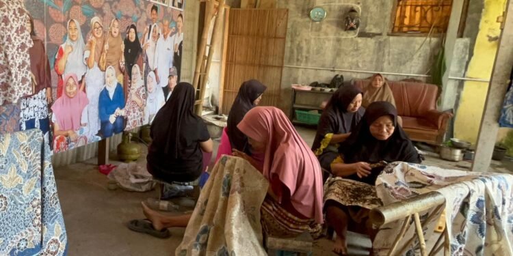 Supardi, Perajin Batik Asal Batang yang Menjaga Warna Alam Tetap Hidup