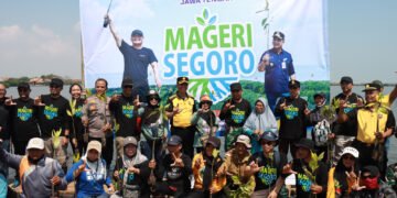 Cegah Abrasi Semakin Parah, Pemkab Batang bersama TNI Polri Tanam Ribuan Bibit Mangrove di Denasri Kulon