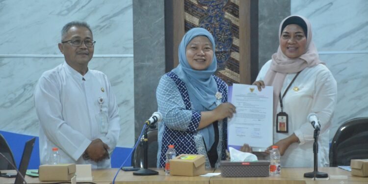 Visitasi Monev KIP, KI Jateng Apresiasi Pemkab Batang