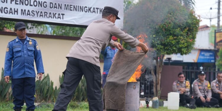 Bhabinkamtibmas Batang Makin Multifungsi: Dilatih Damkar, BPBD, dan Dokkes Sekaligus