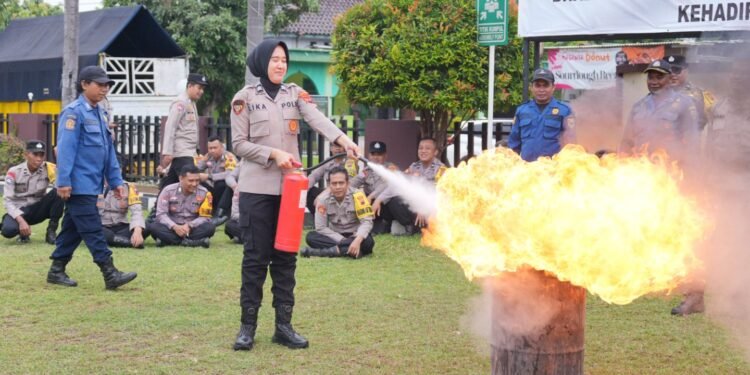 Bhabinkamtibmas Batang Makin Multifungsi: Dilatih Damkar, BPBD, dan Dokkes Sekaligus