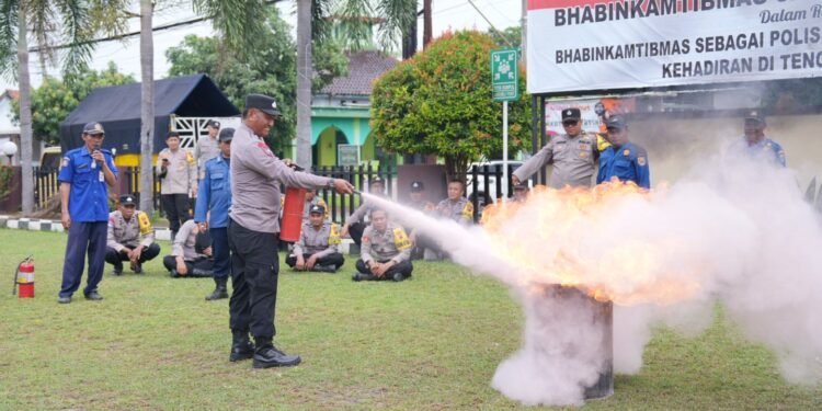 Bhabinkamtibmas Batang Makin Multifungsi: Dilatih Damkar, BPBD, dan Dokkes Sekaligus