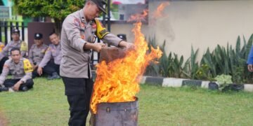 Bhabinkamtibmas Batang Digembleng Jadi Polisi Penolong