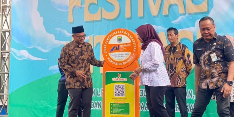 Bupati Batang Ajak Warga Jadikan Membaca Sebagai Gaya Hidup