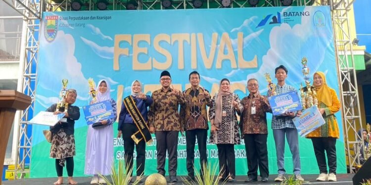 Bupati Batang Ajak Warga Jadikan Membaca Sebagai Gaya Hidup