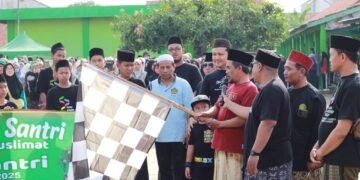 Hari Santri, MWC NU Batang Jalan Sehat Sarungan