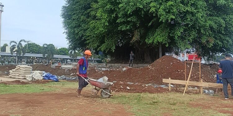 Citrakan Ruang Publik Estetik, Batang Poles Wajah Kota