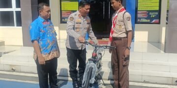 Ajukan Pertanyaan Kritis, Pelajar Batang Dihadiahi Gubernur Sepeda