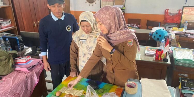 Dinkes Batang Pastikan MBG di SDN 1 Watesalit Layak Dikonsumsi