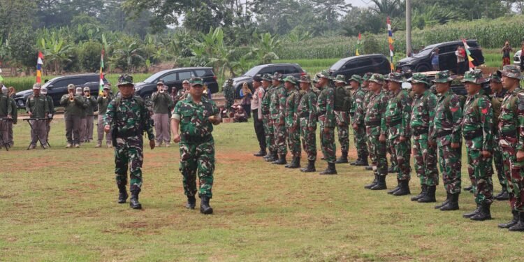 Dandim 0736/Batang Resmi Tutup TMMD Sengkuyung Tahap IV Wringingintung