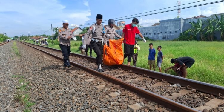 Kecelakaan di Rel Kasepuhan, Polisi Batang Amankan Lokasi dan Evakuasi Korban