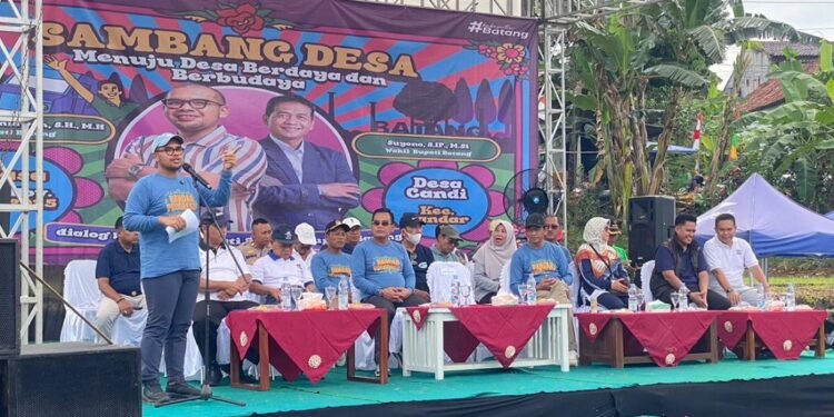 Sambang Desa, Bupati Batang Janji Perjuangkan Peluang Kerja Adil bagi Pemuda Pria Lokal