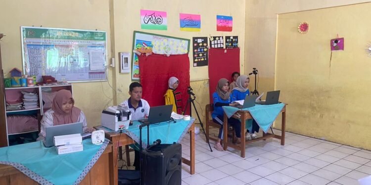 Disdukcapil Batang Hadir di Sambang Desa dengan Layanan “Rp0,0 Kilometer”