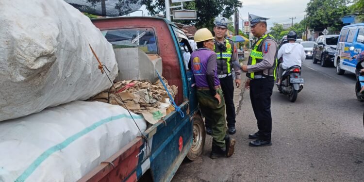 Operasi Zebra Candi 2025: Polres Batang Bersama Samsat Edukasi Pengendara Taat Pajak