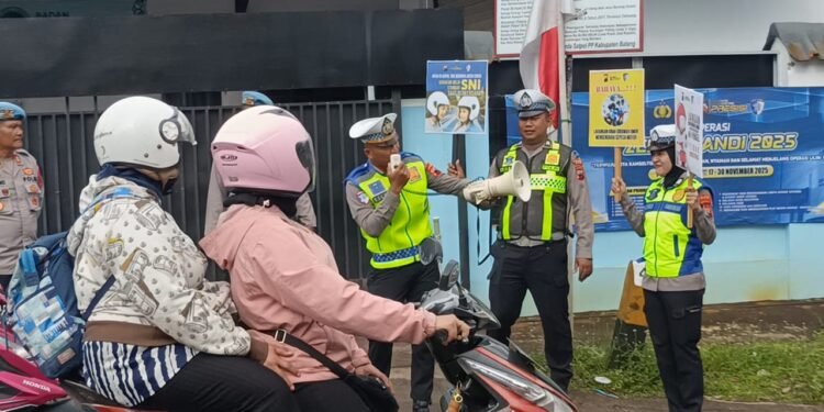 Operasi Zebra Candi 2025: Polres Batang Bersama Samsat Edukasi Pengendara Taat Pajak