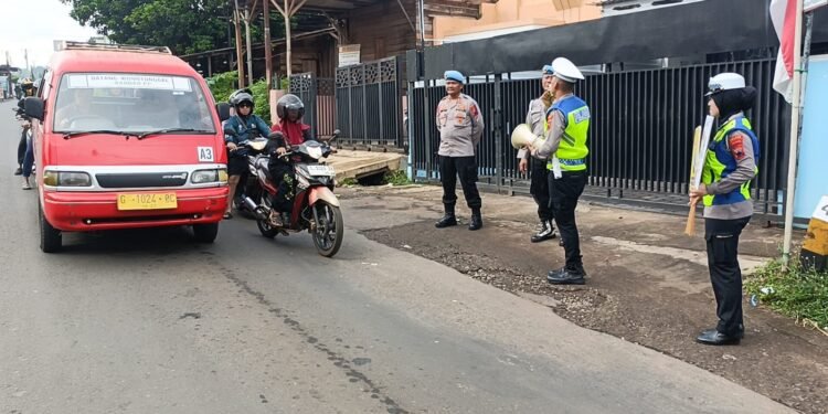 Operasi Zebra Candi 2025: Polres Batang Bersama Samsat Edukasi Pengendara Taat Pajak