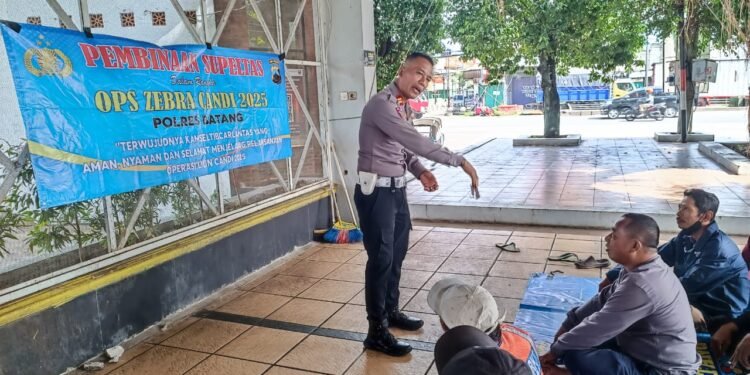 Subsatgas Dikmas Polres Batang Gelar Supeltas di Alun-Alun, Dukung Kamseltibcarlantas Selama Ops Zebra Candi 2025