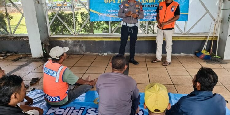 Subsatgas Dikmas Polres Batang Gelar Supeltas di Alun-Alun, Dukung Kamseltibcarlantas Selama Ops Zebra Candi 2025