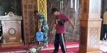 Kebersamaan YBPI, RRM, dan Danramil Wonotunggal Gelar Bakti Sosial di Masjid Baiturrahim