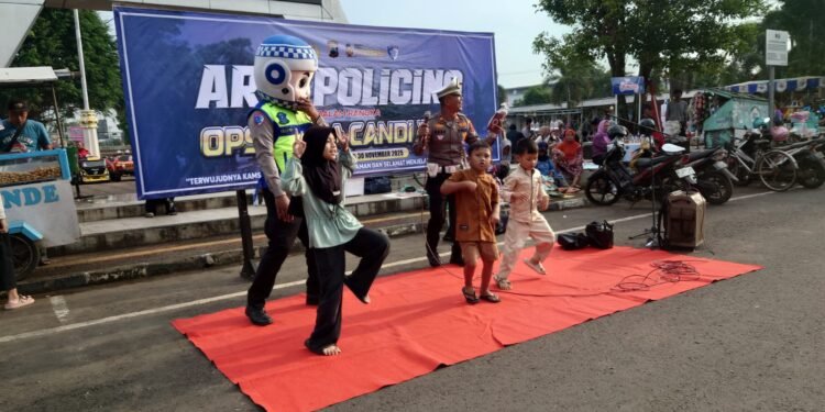 Art Policing Warnai Car Free Day Batang, Polisi Edukasi Warga Soal Ops Zebra Candi 2025