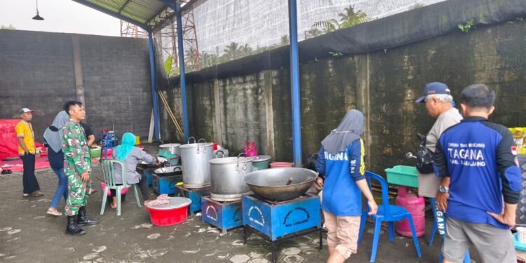 TNI Perkuat Respons Penanggulangan Bencana, Pastikan Penanganan Dampak Erupsi Semeru Berjalan Cepat dan Terkoordinasi