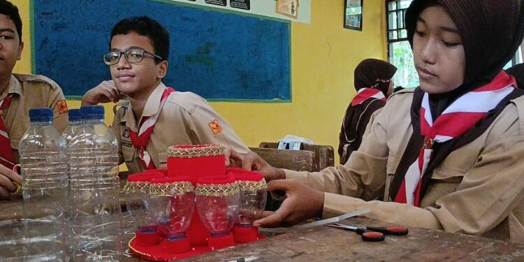 Estu Wulang Reh, Media Siswa Belajar Berbisnis