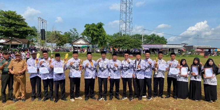 Pemkab Batang Salurkan Beasiswa untuk 15 Guru PAUD, Masing-masing Rp 5 Juta