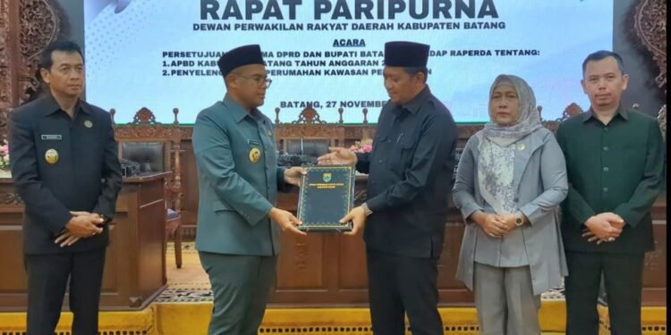 Pemkab Batang dan DPRD Sepakati Raperda APBD 2026